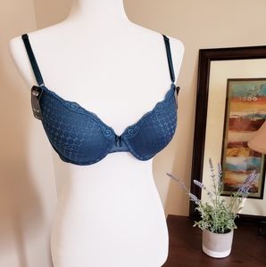 NWT- Maidenform Convertible Bra 36B